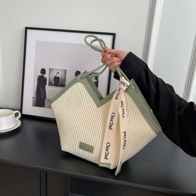 Contrast Bind Bag