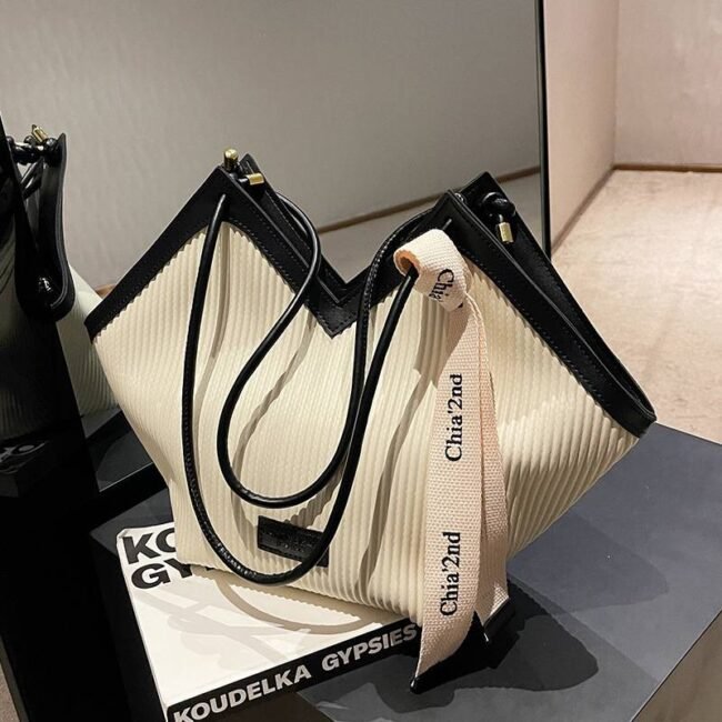 Contrast Bind Bag - Image 3